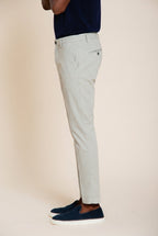 Milano pantalón chino hombre en gabardina stretch extra slim fit ①