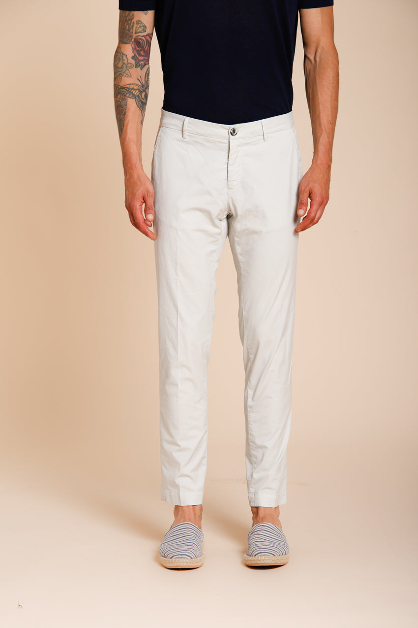 Milano pantalone chino uomo in gabardina stretch extra slim fit ①