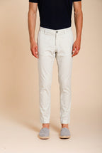 Milano pantalon chino homme en gabardine stretch extra slim fit ①