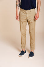 Milano pantalone chino uomo in gabardina stretch extra slim fit ①