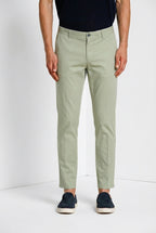 Milano pantalone chino uomo in gabardina stretch extra slim fit ①