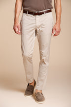 Milano pantalon chino homme en gabardine stretch extra slim fit ①
