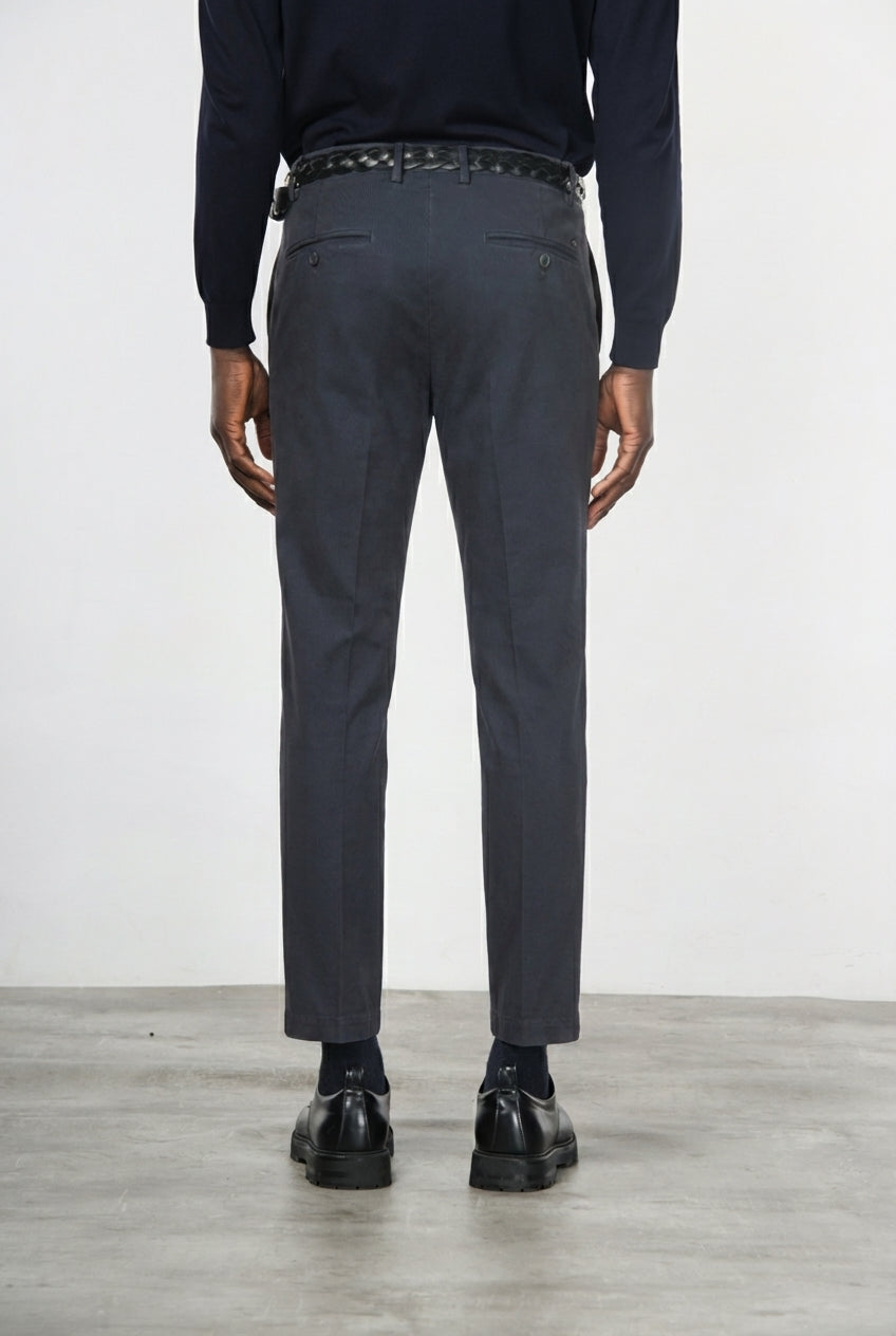 Milano Chinohose für Herren aus Stretch-Gabardine mit extra slim fit ①
