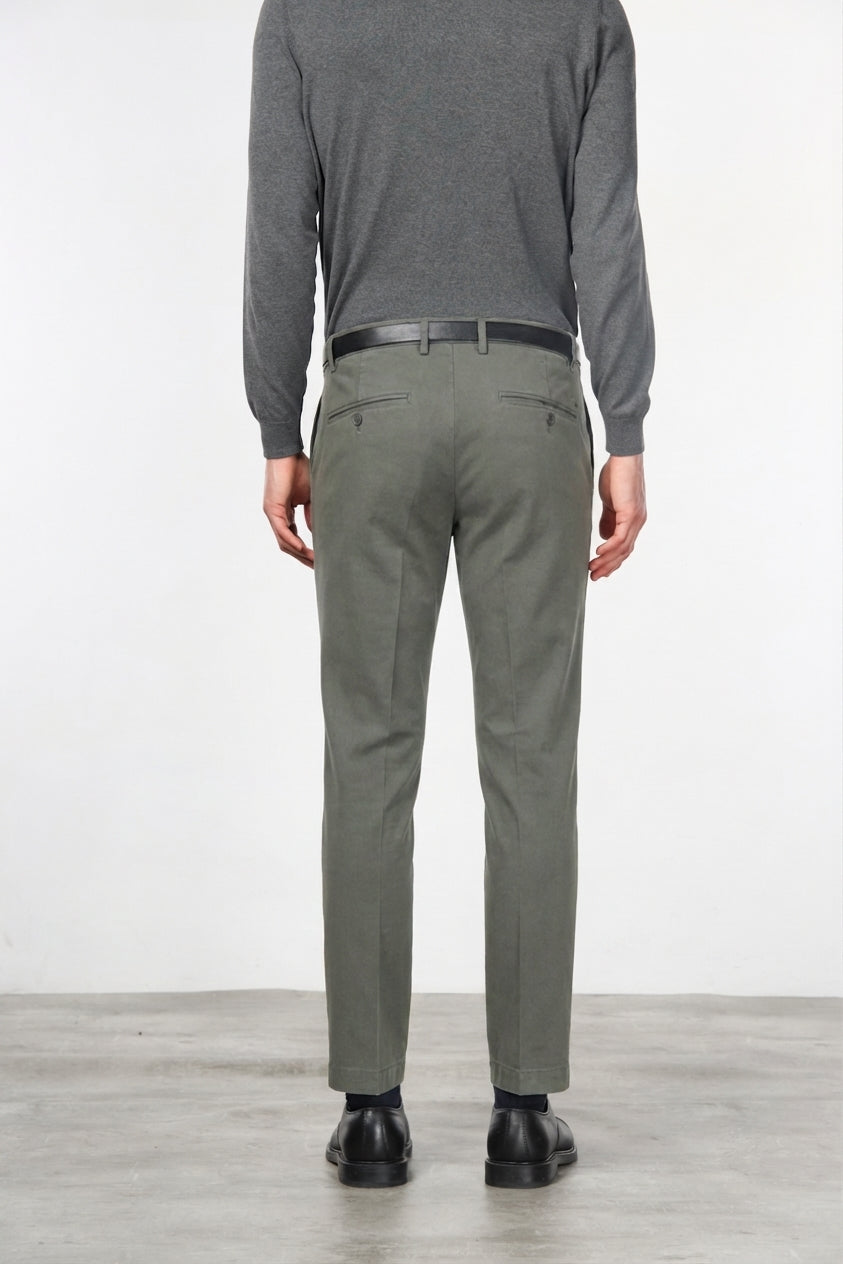 Milano pantalone chino uomo in gabardina stretch extra slim fit ①