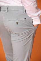 Milano Essential pantalone chino uomo in twill di cotone pima stretch extra slim fit