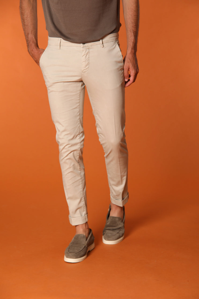 Milano Essential pantalón chino en algodón pima twill stretch extra slim fit