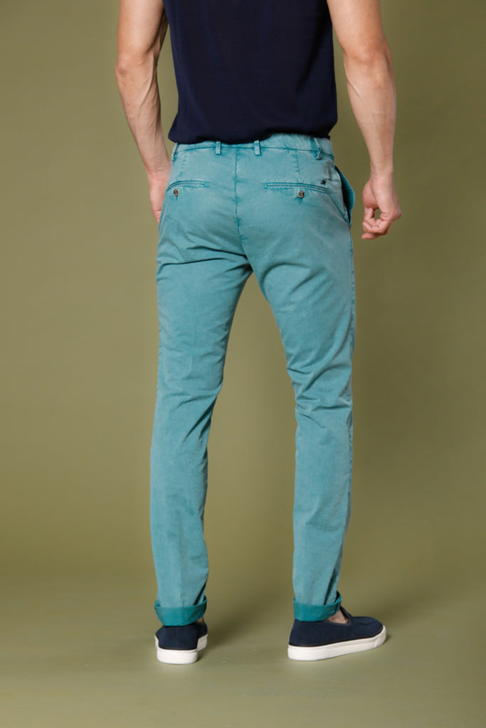 Immagine 4 di pantalone chino uomo in twill stretch color verde menta modello Milano Style Essential di Mason's