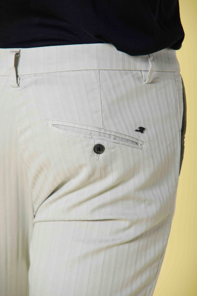 Immagine 2 di pantalone chino uomo in cotone stretch color celestino con pattern resca 3D modello Osaka Style di Mason's