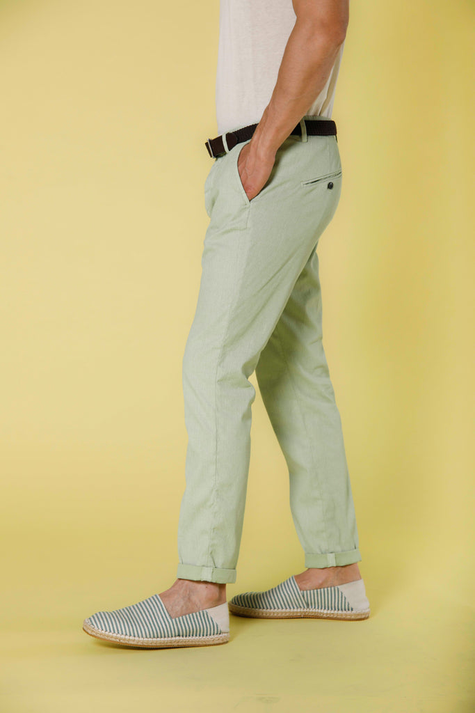 Immagine 4 di pantalone chino uomo in cotone color verdino con microfantasia modello Osaka Style di Mason's