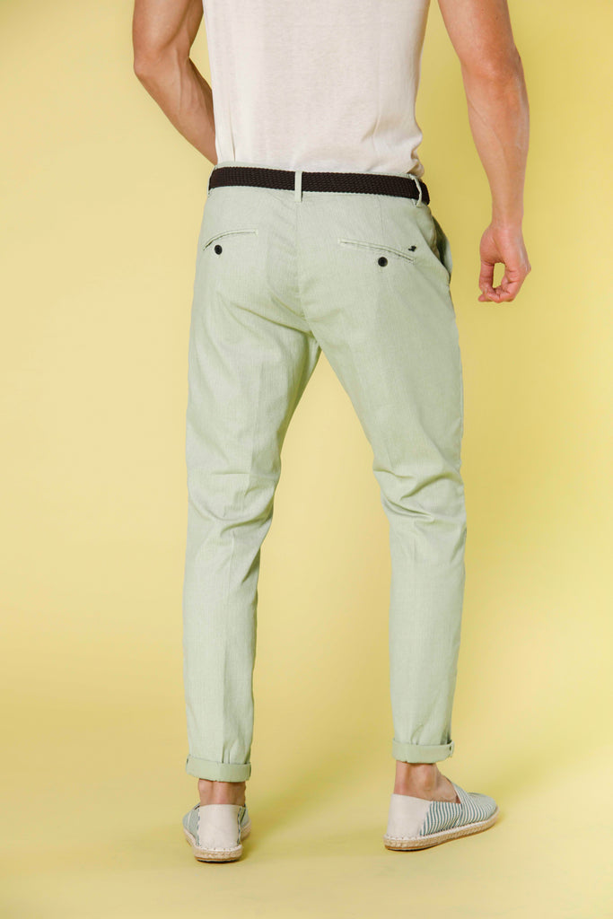Immagine 3 di pantalone chino uomo in cotone color verdino con microfantasia modello Osaka Style di Mason's