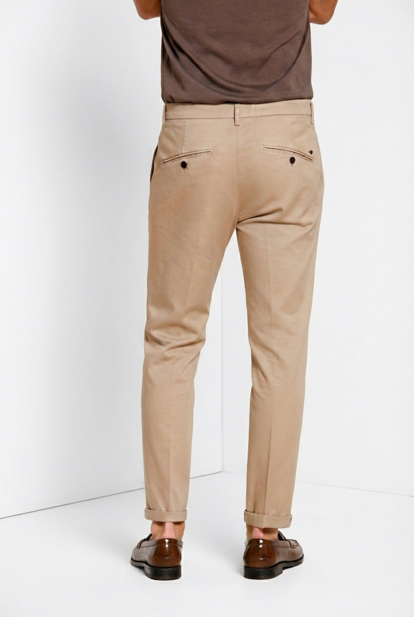 Osaka pantalón chino hombre en tricotina fina de algodón y lyocell carrot fit