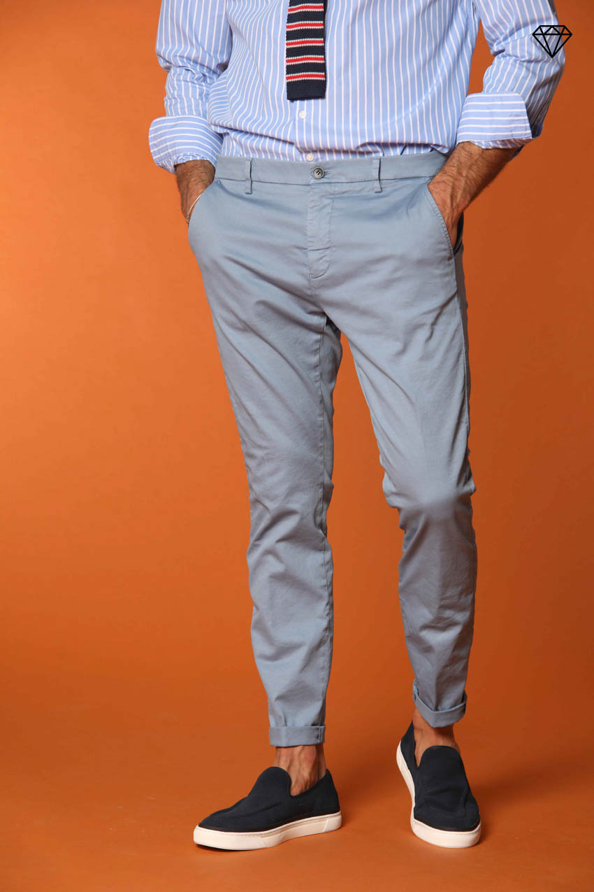 Osaka pantalón chino hombre en algodón y tencel carrot fit ①