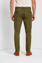 Osaka pantalón chino hombre en tricotina fina de algodón y lyocell carrot fit