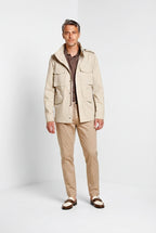 Osaka pantalón chino hombre en tricotina fina de algodón y lyocell carrot fit