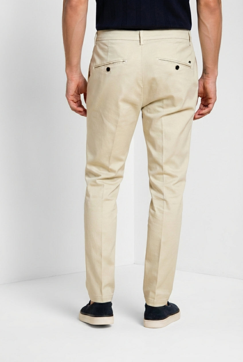 Osaka pantalón chino hombre en tricotina fina de algodón y lyocell carrot fit
