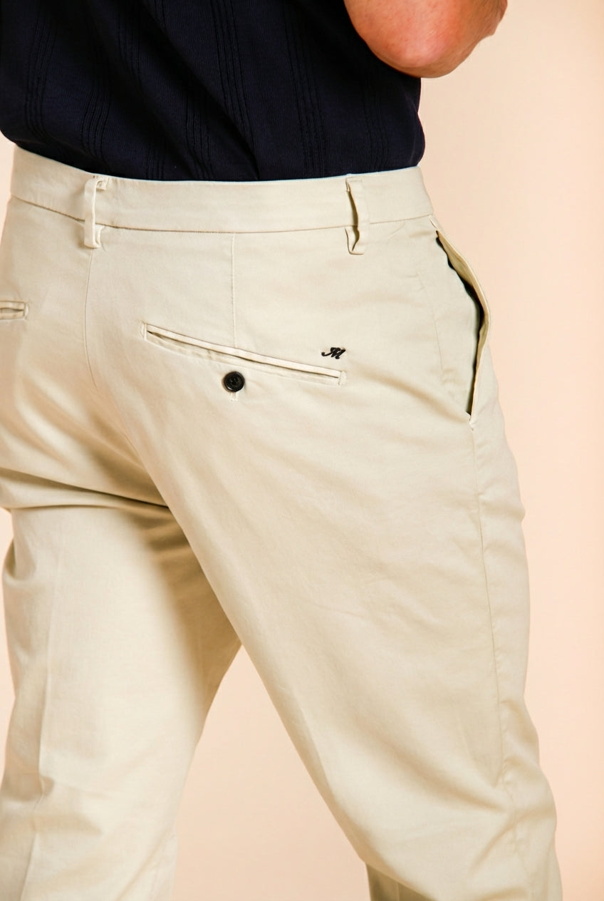 Osaka pantalón chino hombre en tricotina fina de algodón y lyocell carrot fit