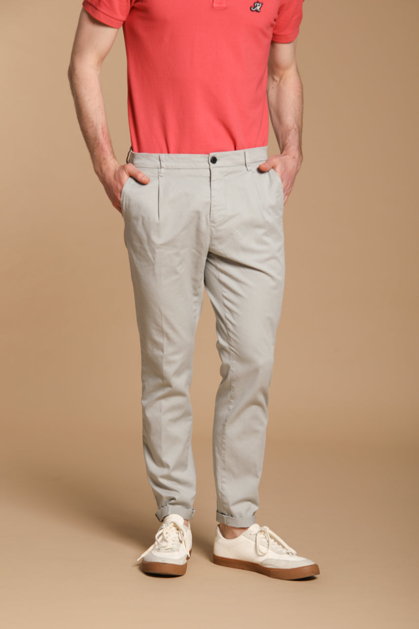Osaka 1 Pinces men’s chino pants in cotton and lyocell twill carrot fit