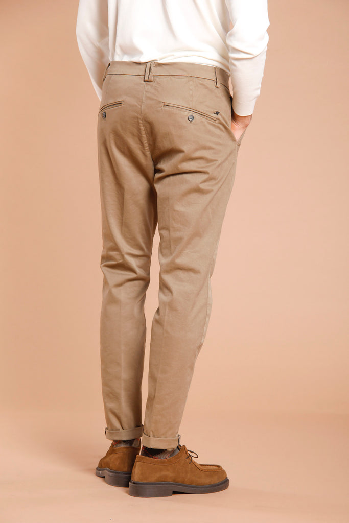 Osaka 1 Pinces pantalone chino uomo in raso carrot fit