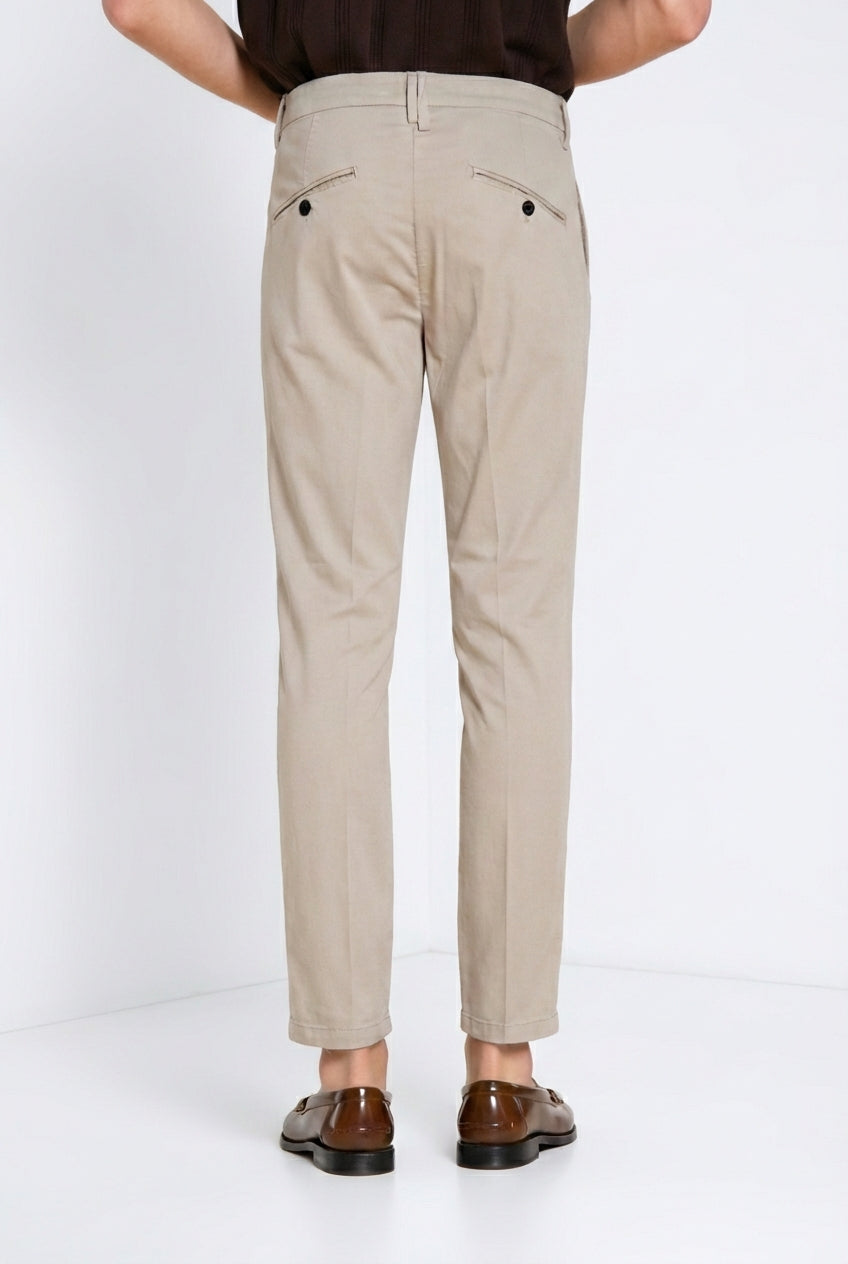 Osaka 1 Pinces pantalón chino hombre en raso de algodón y seda carrot fit ①