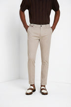 Osaka 1 Pinces pantalón chino hombre en raso de algodón y seda carrot fit ①