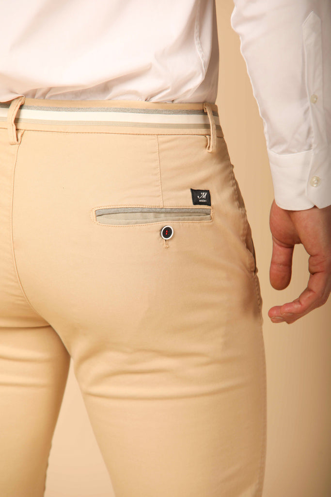 immagine 5 di pantalone chino uomo modello Torino Summer color kaki scuro fit slim di Mason's