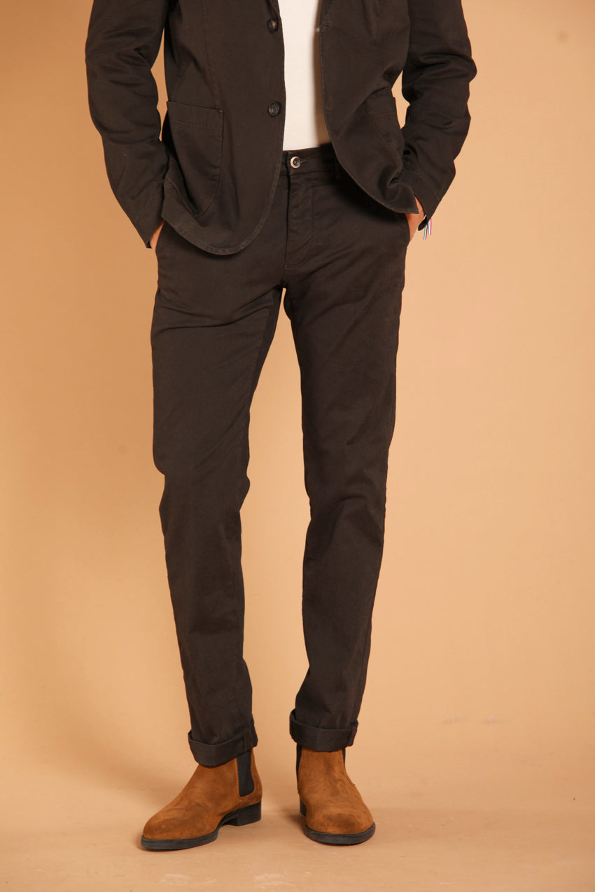 immagine 2 di pantalone chino uomo modello Torino Style, in gabardina, di colore marroncino fit slim di Mason's