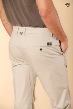 Torino Herren Chino Hose aus leichtem Baumwoll- und Lyocell-Tricot Slim Fit ①