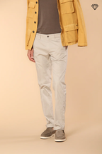 Torino Herren Chino Hose aus leichtem Baumwoll- und Lyocell-Tricot Slim Fit ①