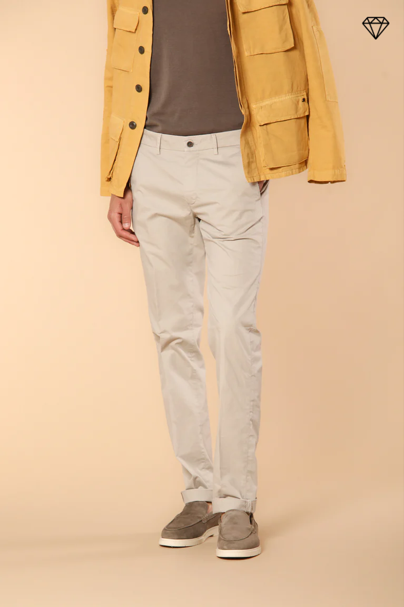 Torino Herren Chino Hose aus leichtem Baumwoll- und Lyocell-Tricot Slim Fit ①