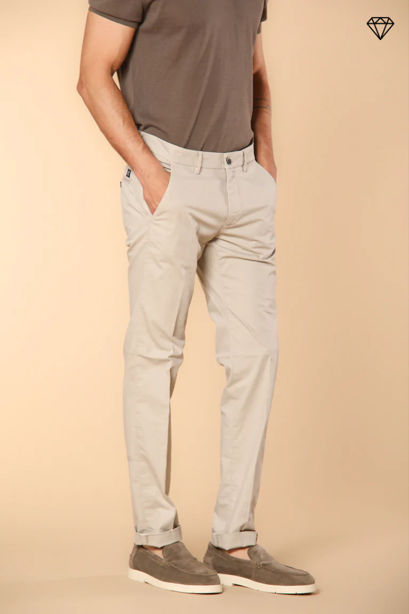 Torino Herren Chino Hose aus leichtem Baumwoll- und Lyocell-Tricot Slim Fit ①