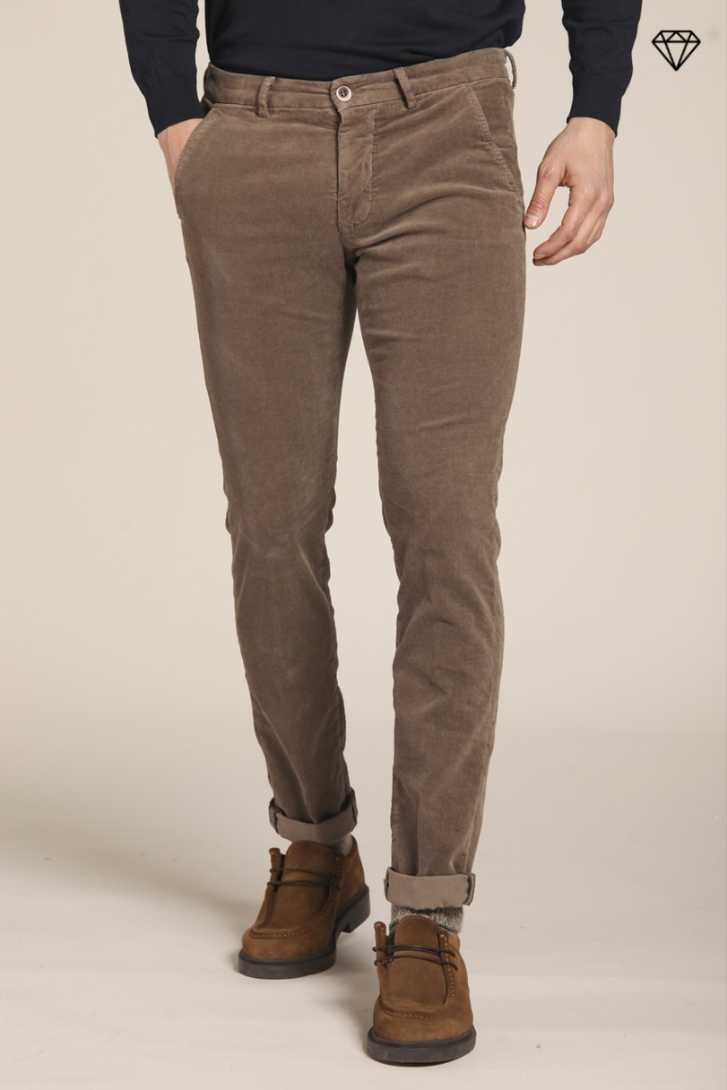 Torino pantalón chino hombre en pana 1500 rayas ajuste slim ①