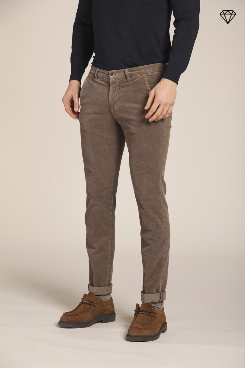 Torino pantalón chino hombre en pana 1500 rayas ajuste slim ①