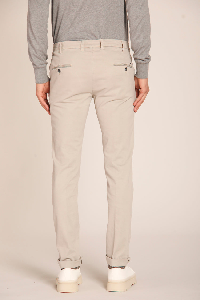 immagine 5 di pantalone chino uomo modello Torino Prestige, di colore grigio, fit slim di mason's