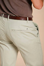 Torino Flex pantalon chino homme en gabardine stretch slim fit ①