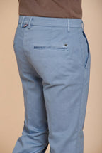 Torino Flex pantalón chino hombre en gabardina stretch slim fit ①