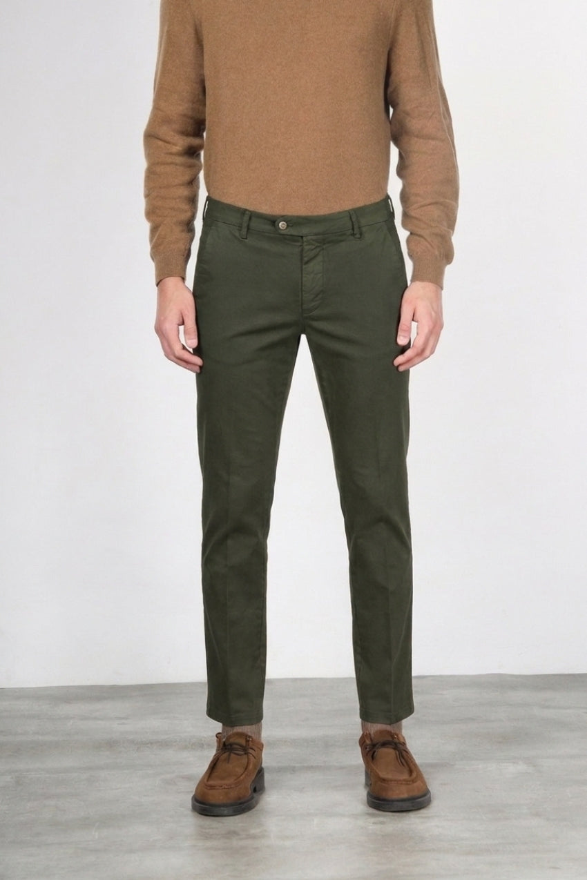 Torino Flex Chinohose für Herren aus Satin mit slim fit ①