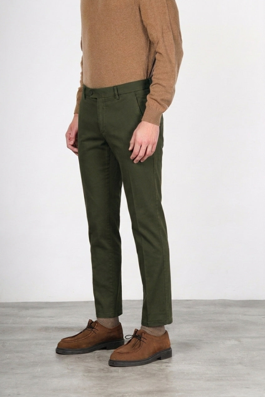 Torino Flex Chinohose für Herren aus Satin mit slim fit ①