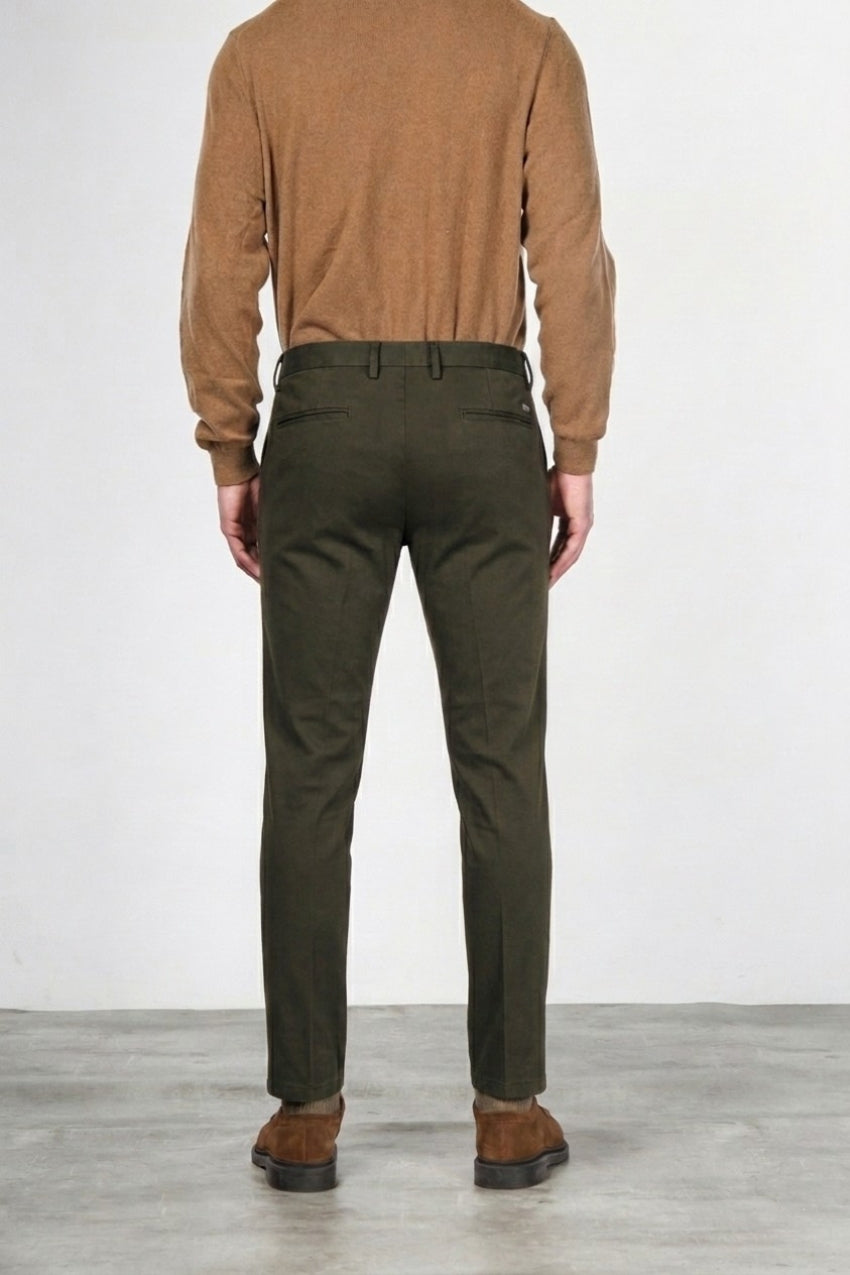 Torino Flex Chinohose für Herren aus Satin mit slim fit ①