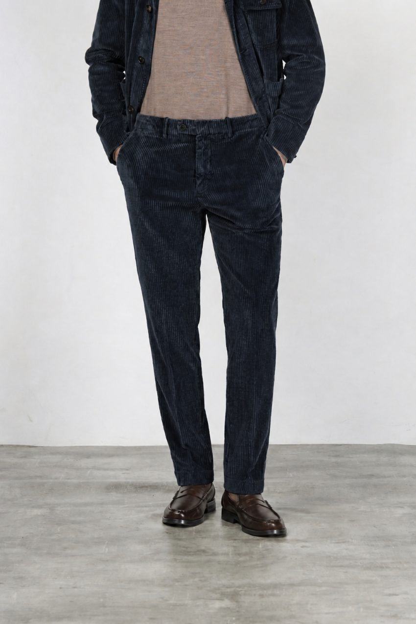 Paris pantalone chino uomo in velluto a costa larga carrot fit