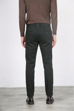 Paris pantalone chino uomo in tricotina stretch carrot fit