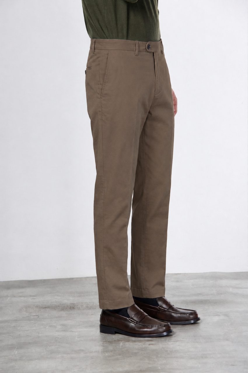 Paris men’s chino pants in cotton and wool gabardine with carrot fit