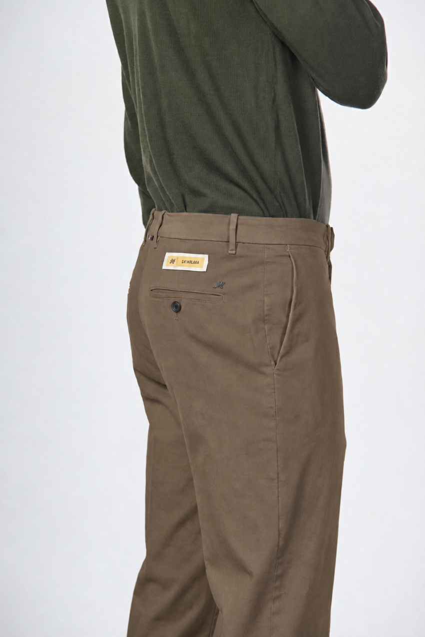 Paris men’s chino pants in cotton and wool gabardine with carrot fit