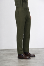 Paris men’s chino pants in cotton and wool gabardine with carrot fit