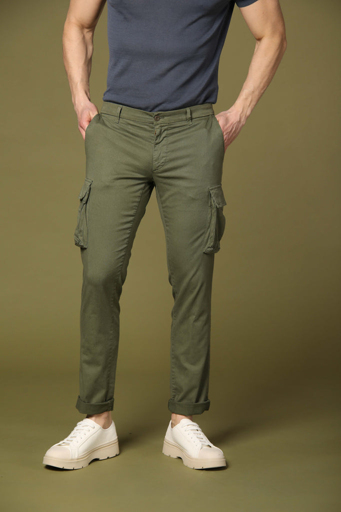 immagine 1 di pantalone cargo uomo modello Chile City in verde fit regular di Mason's