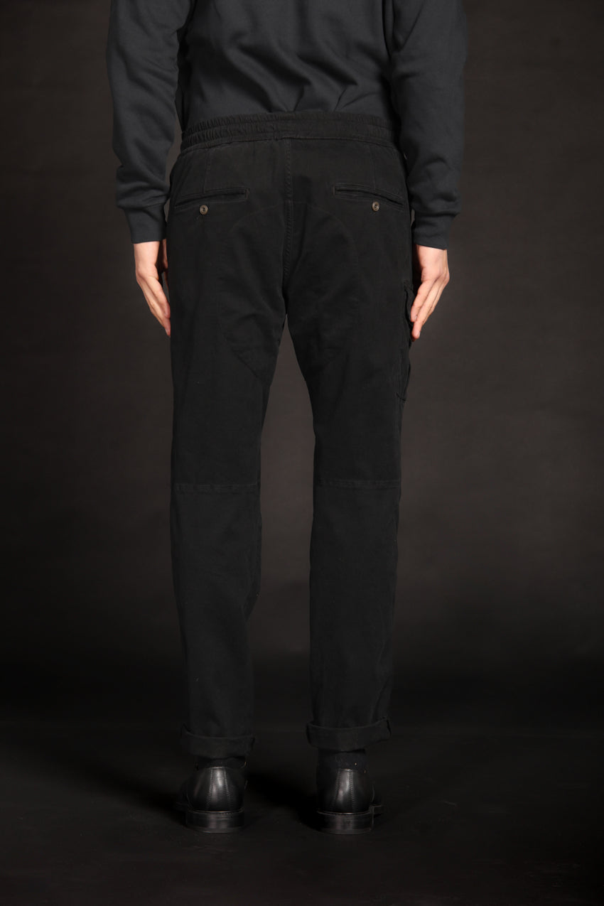 immagine 6 di pantalone cargo uomo, modello George Sack di colore nero, carrot fit di Mason's