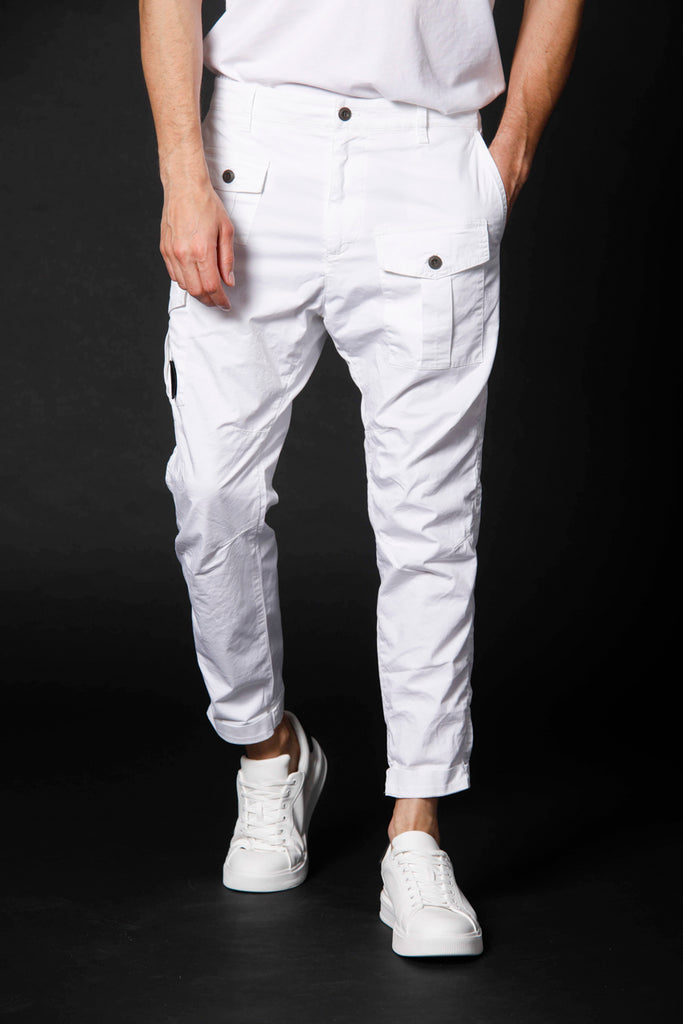 immagine 1 di pantaloni cargo da uomo in cotone stretch limited edition modello George Coolpocket colore bianco di Mason's