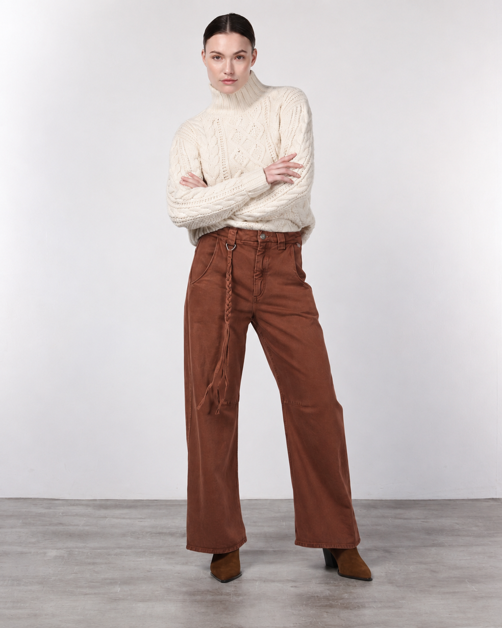 Violette pantalon chino femme en twill balloon fit ①
