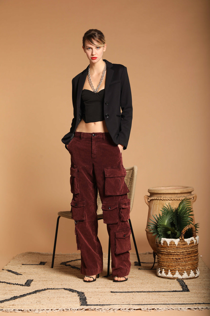 immagine 2 di pantalone cargo odnna, modello New Hunter, di colore bordeaux, fit straight di mason's