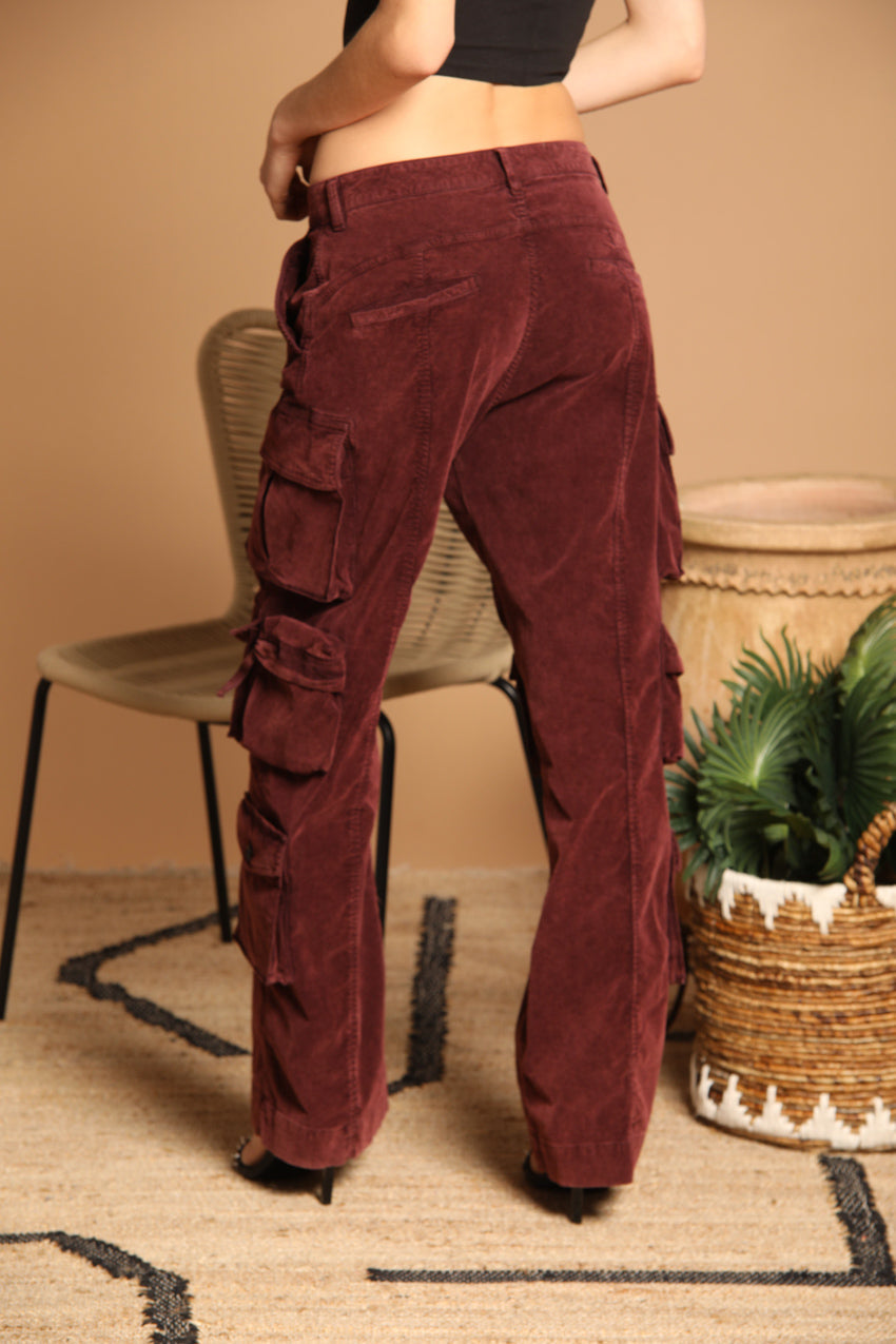 immagine 5 di pantalone cargo odnna, modello New Hunter, di colore bordeaux, fit straight di mason's