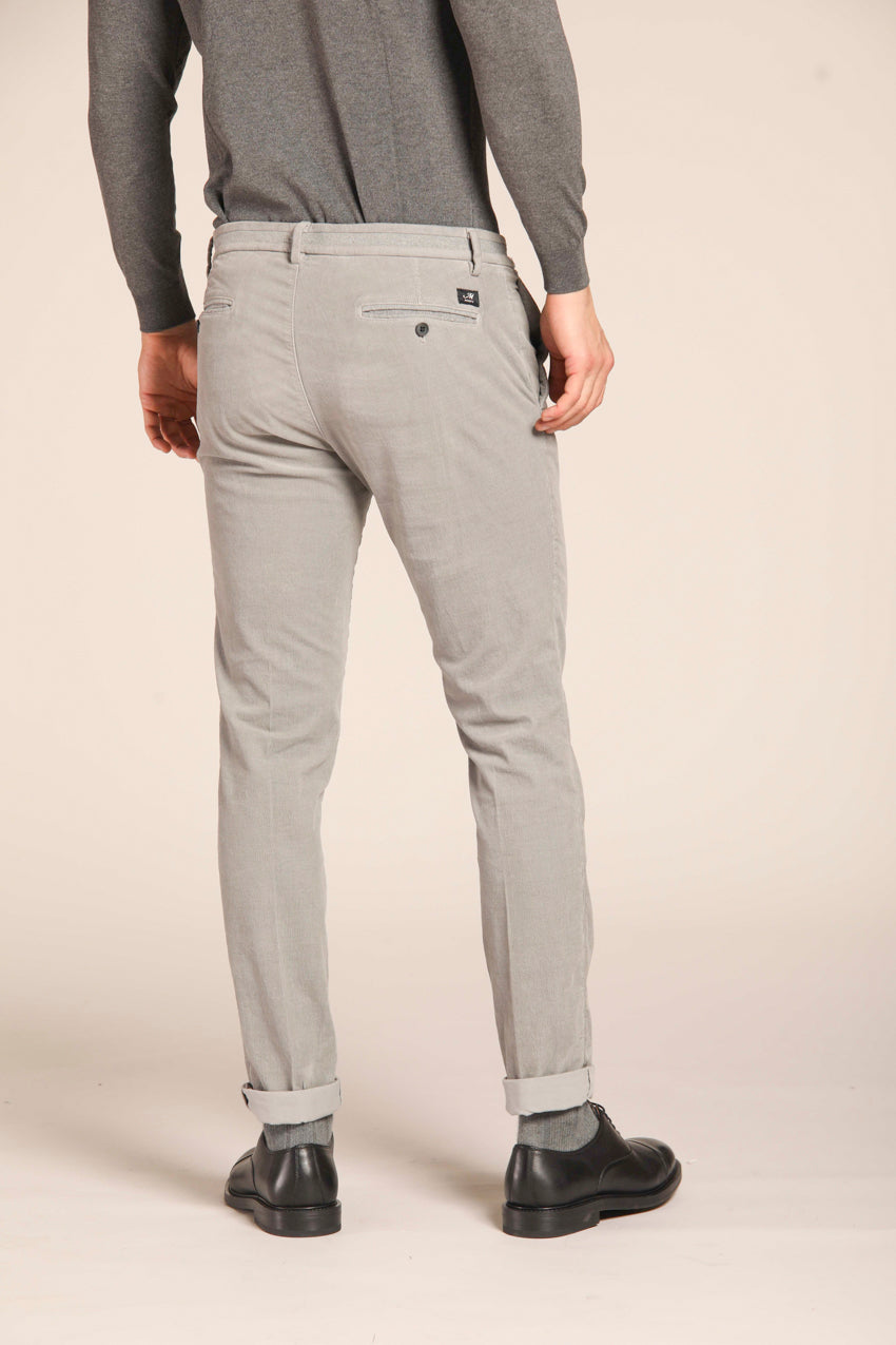 immagine 5 di pantalone chino uomo, modello New York College Coul, di colore grigio, fit regular di mason's